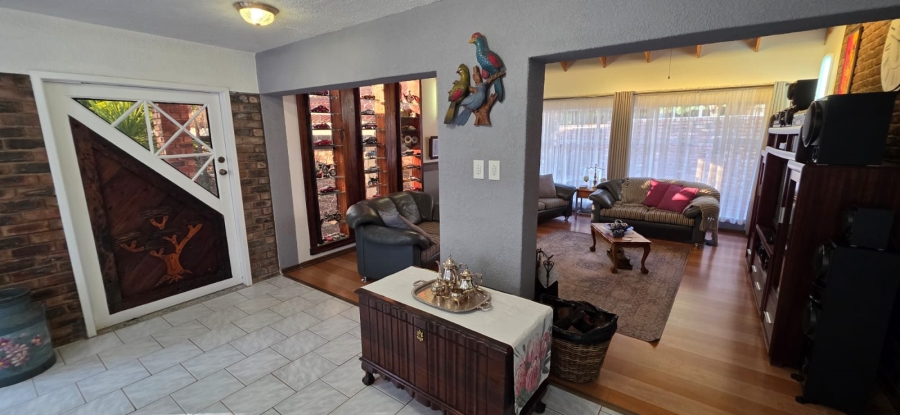 5 Bedroom Property for Sale in Wilkoppies North West